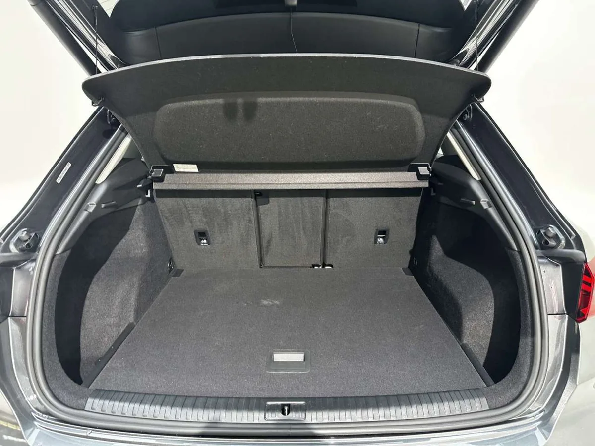 Audi Q3 2022 года, снимок 31