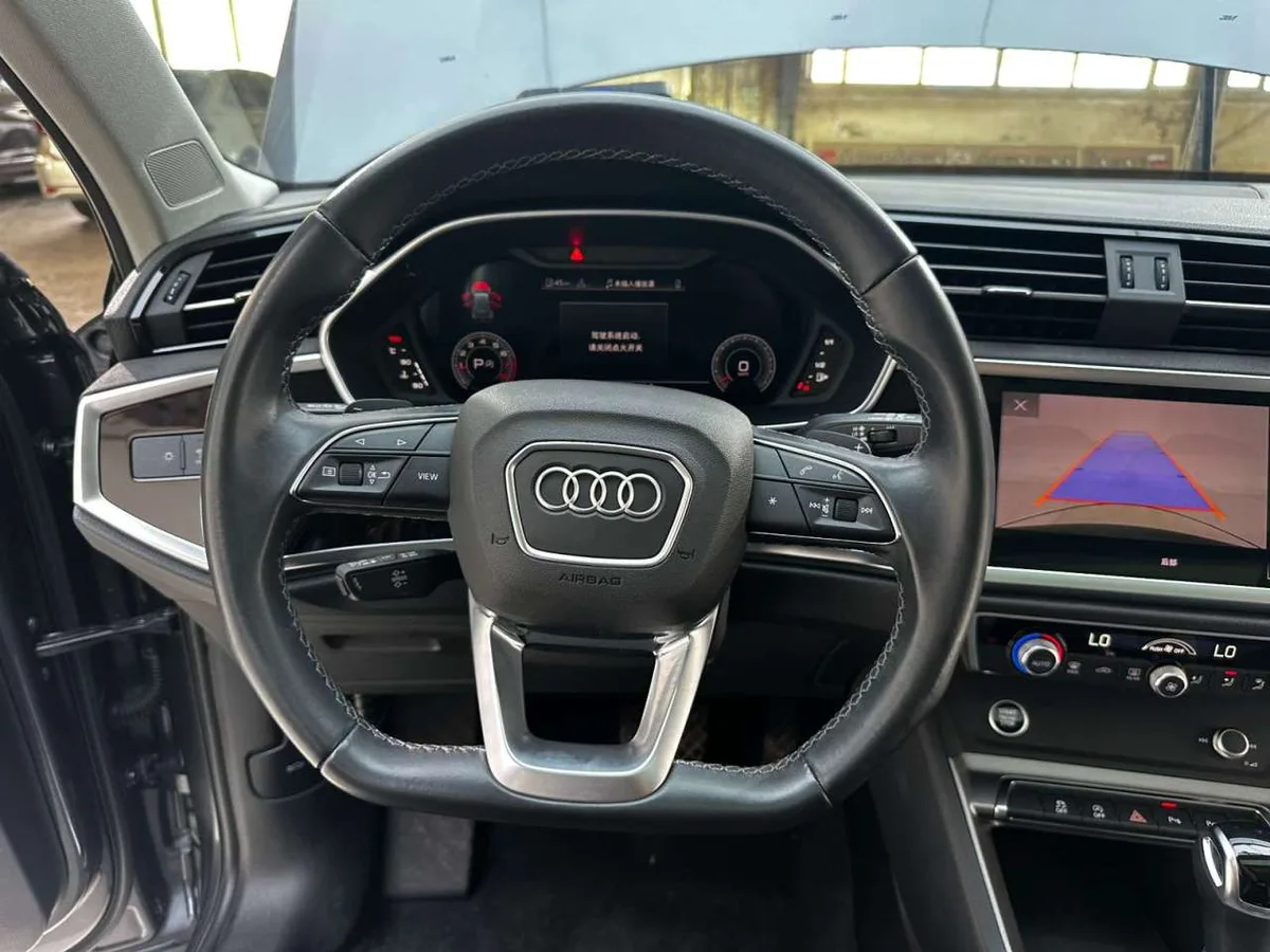 Audi Q3 2022 года, снимок 8