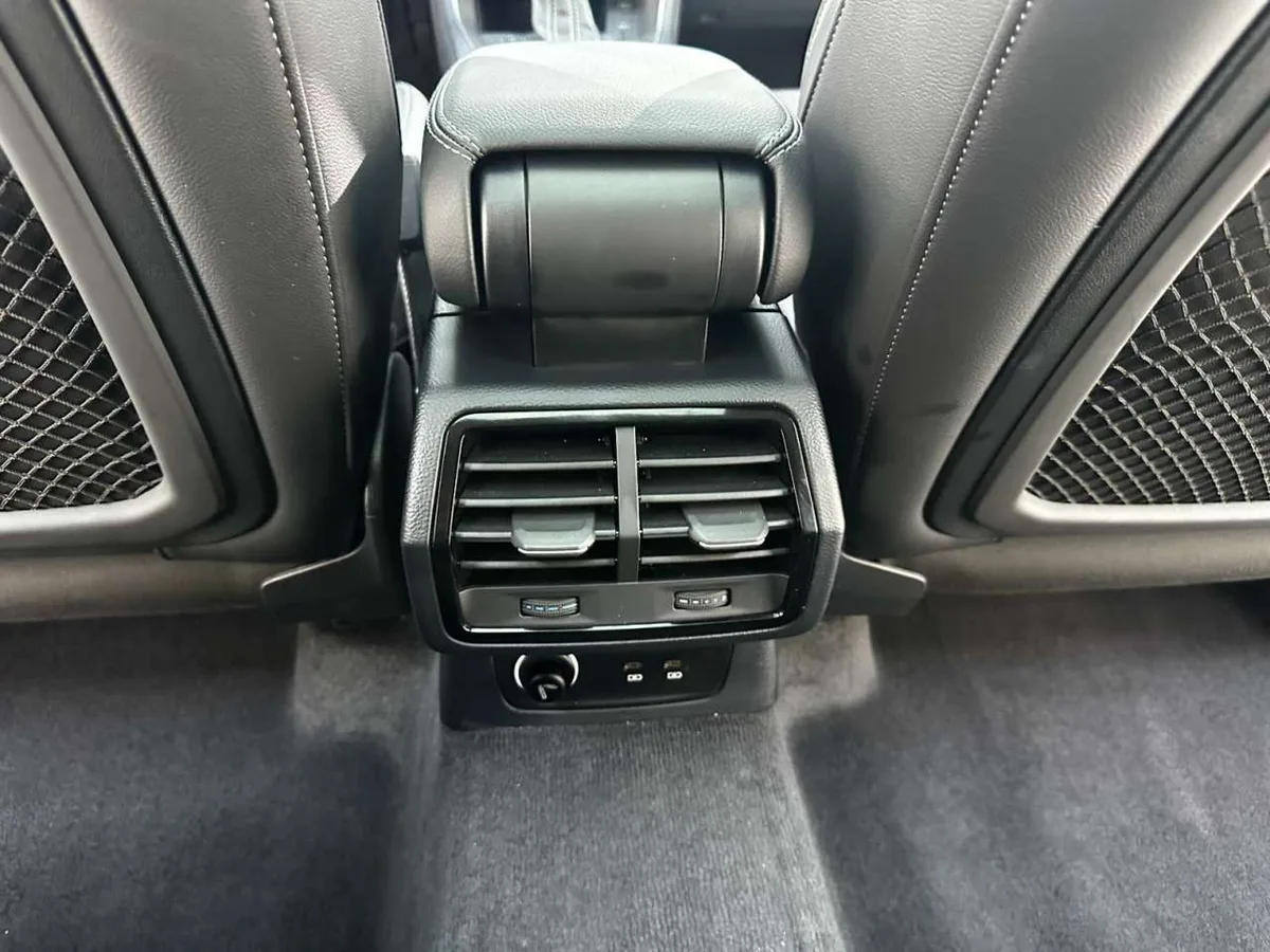 Audi Q3 2022 года, снимок 10