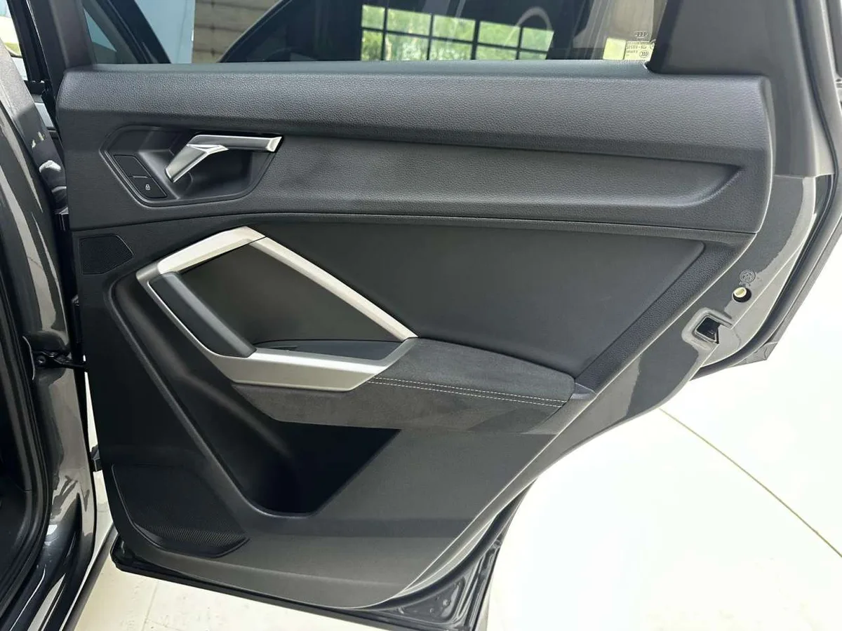 Audi Q3 2022 года, снимок 13
