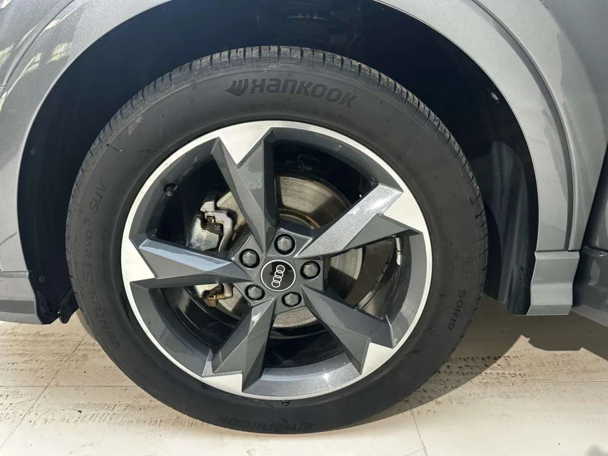 Audi Q3 2022 года, снимок 25