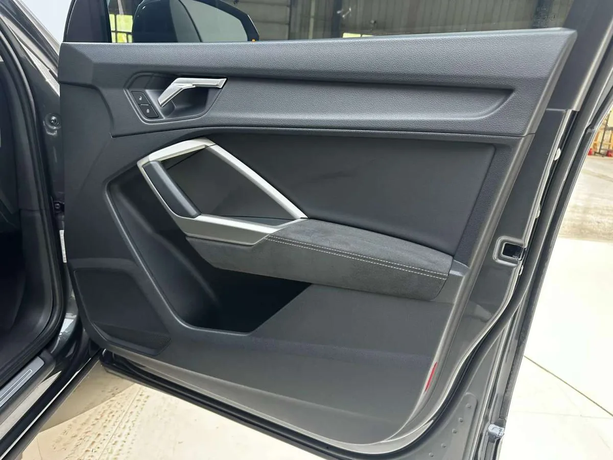 Audi Q3 2022 года, снимок 26