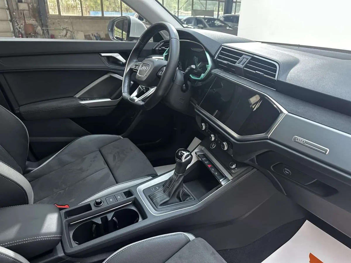 Audi Q3 2022 года, снимок 10
