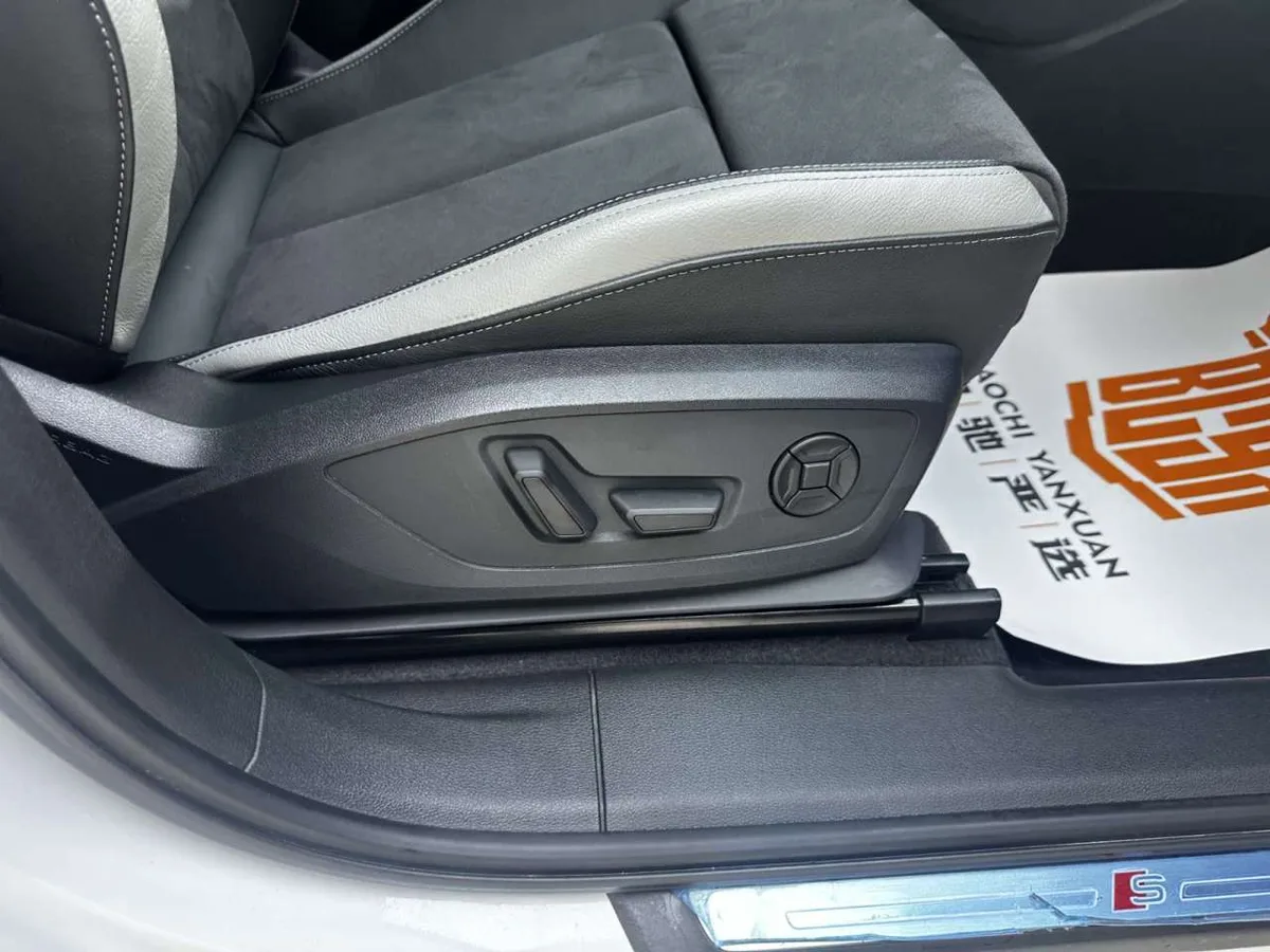 Audi Q3 2022 года, снимок 13