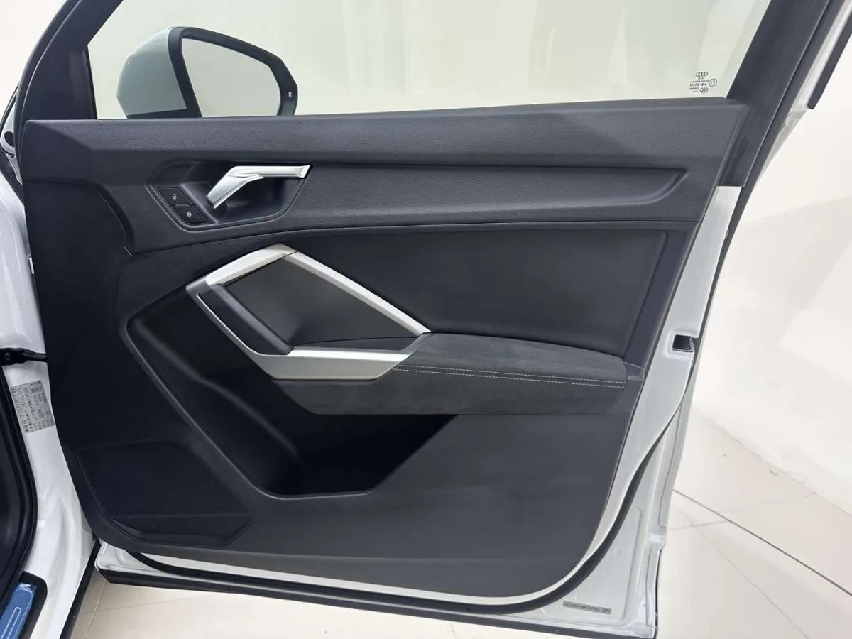 Audi Q3 2022 года, снимок 14