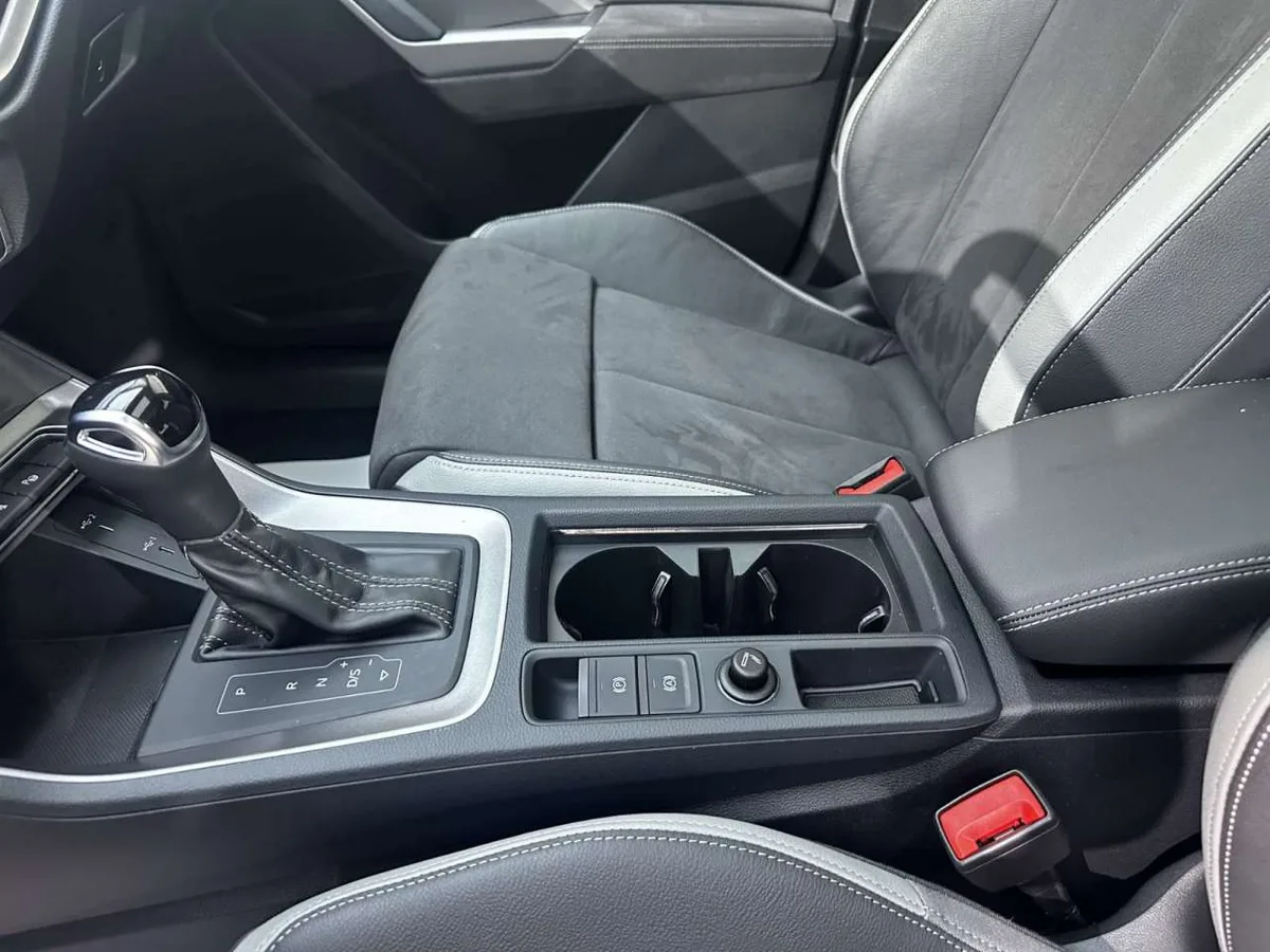 Audi Q3 2022 года, снимок 23
