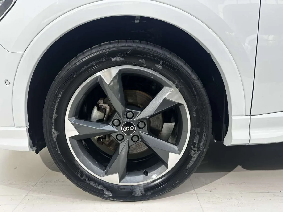 Audi Q3 2022 года, снимок 31