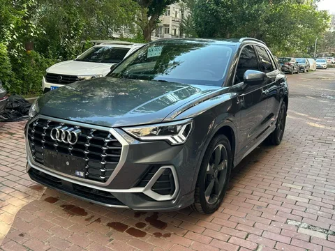 Audi Q3 2023 года