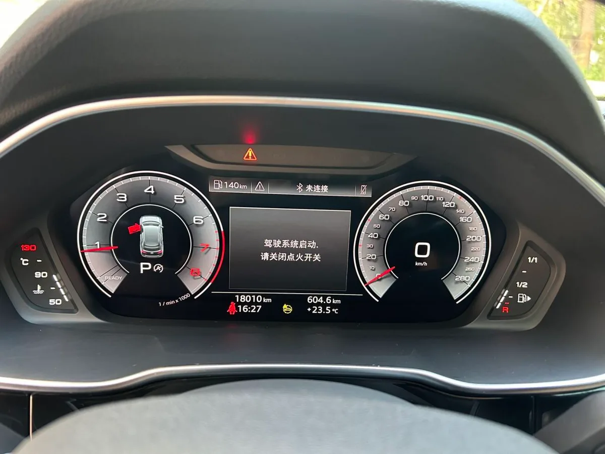 Audi Q3 2023 года, снимок 10