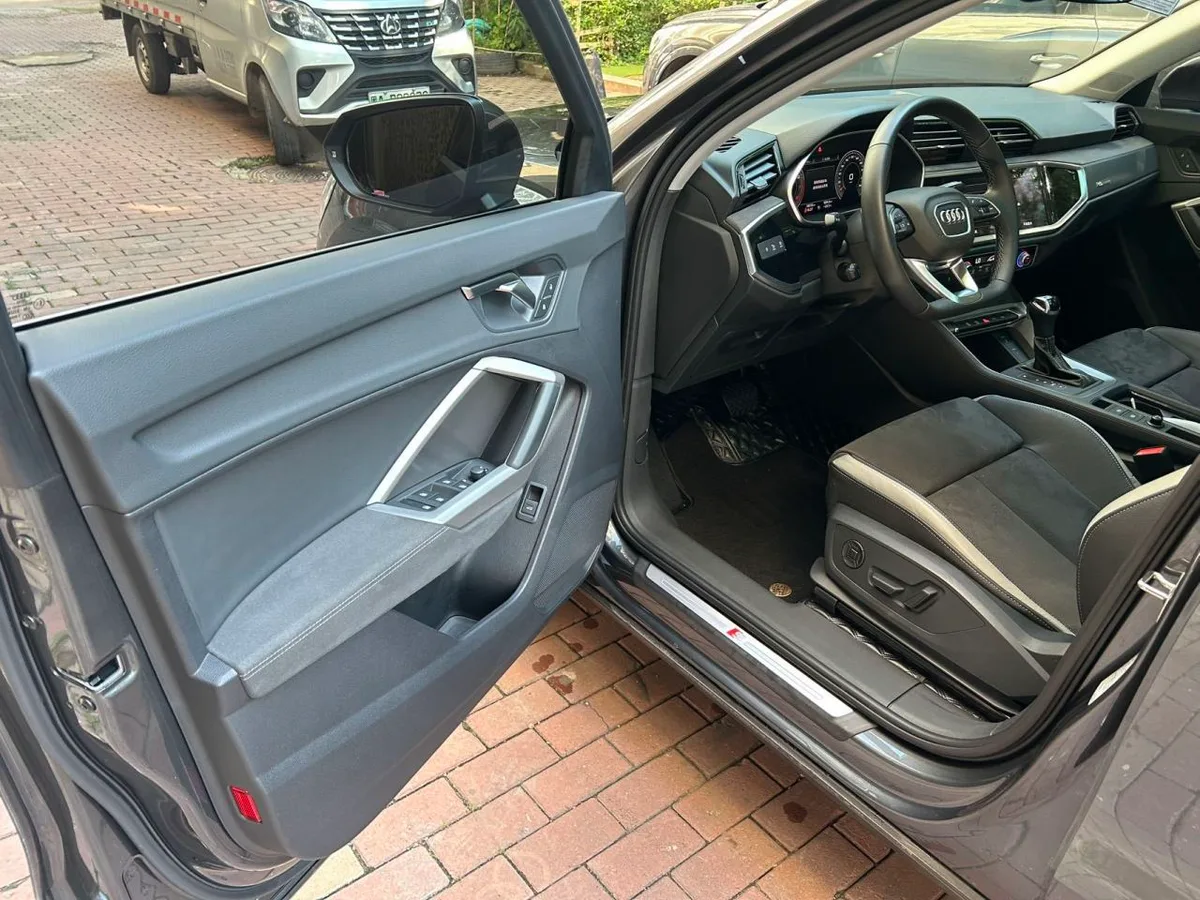 Audi Q3 2023 года, снимок 11