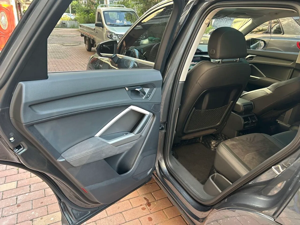Audi Q3 2023 года, снимок 13