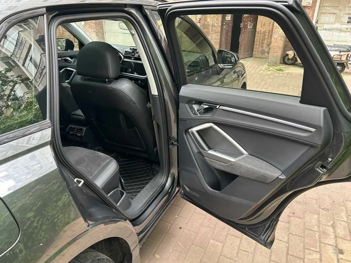 Audi Q3 2023 года, снимок 10