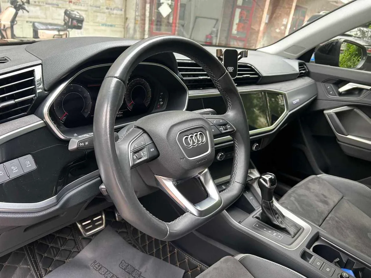 Audi Q3 2023 года, снимок 15