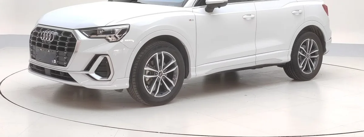 Audi Q3 2023 года