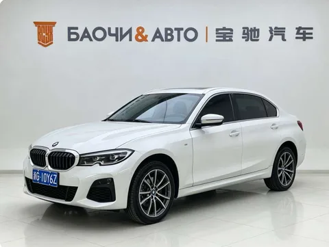 BMW 3 серии 2022 года