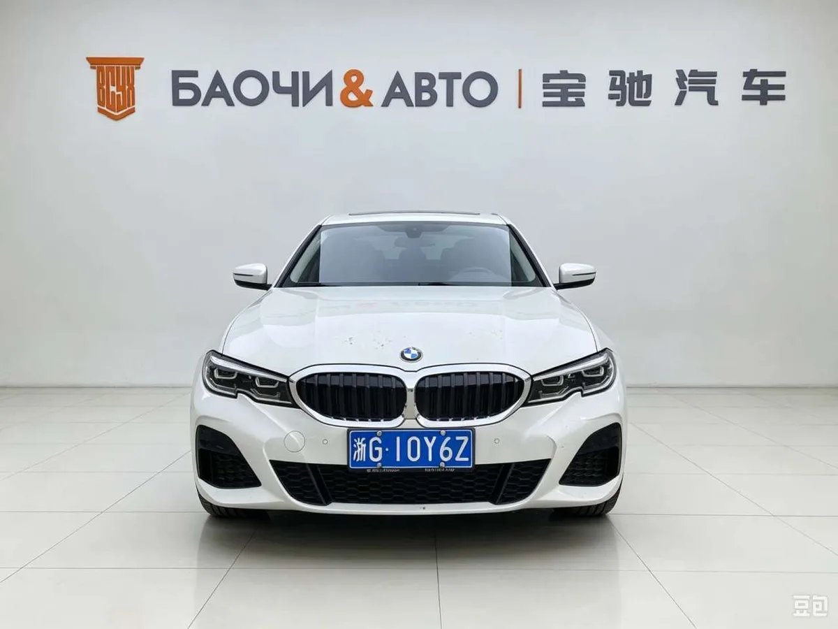 BMW 3 серии 2022 года, снимок 3