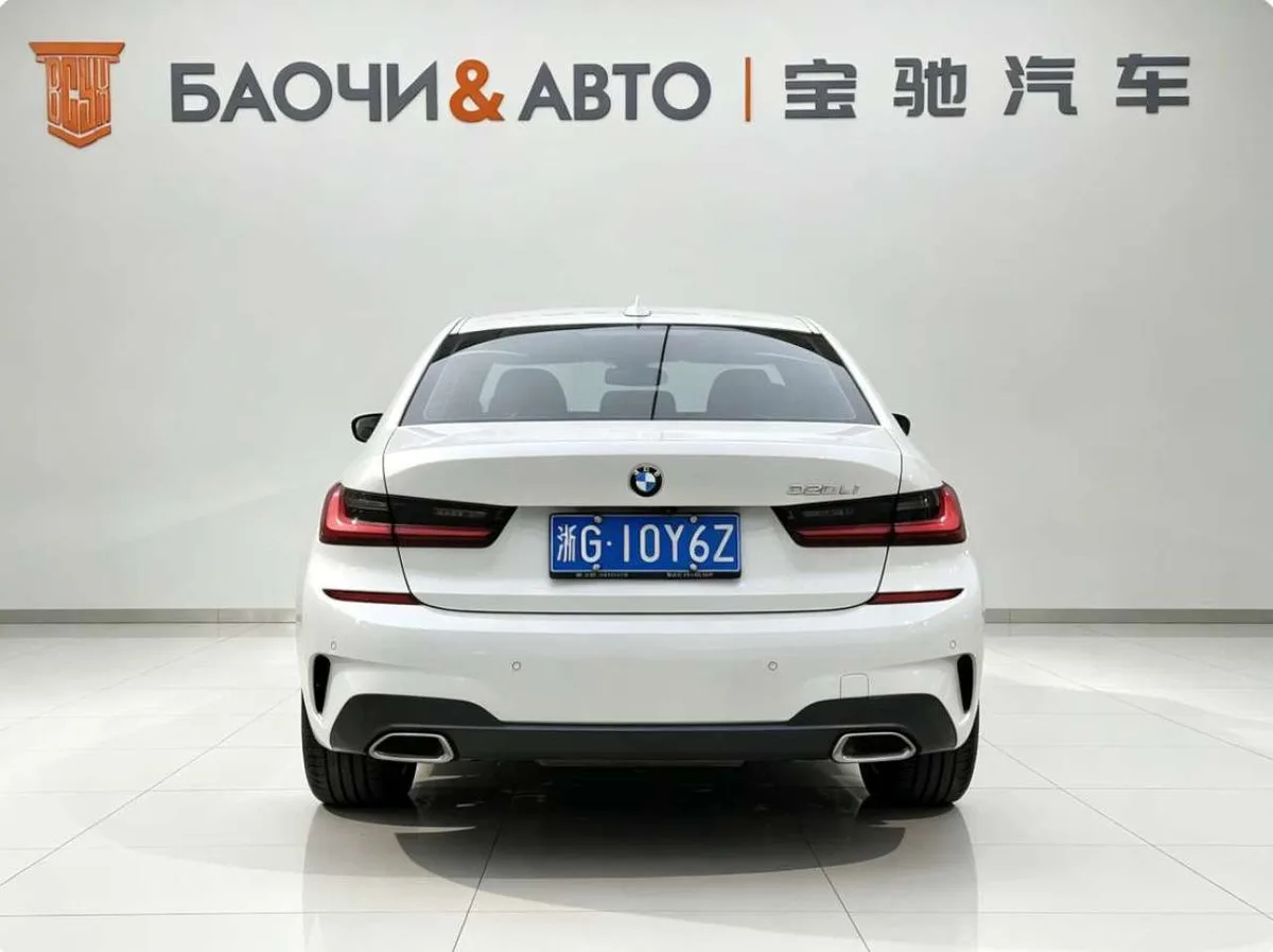 BMW 3 серии 2022 года, снимок 6