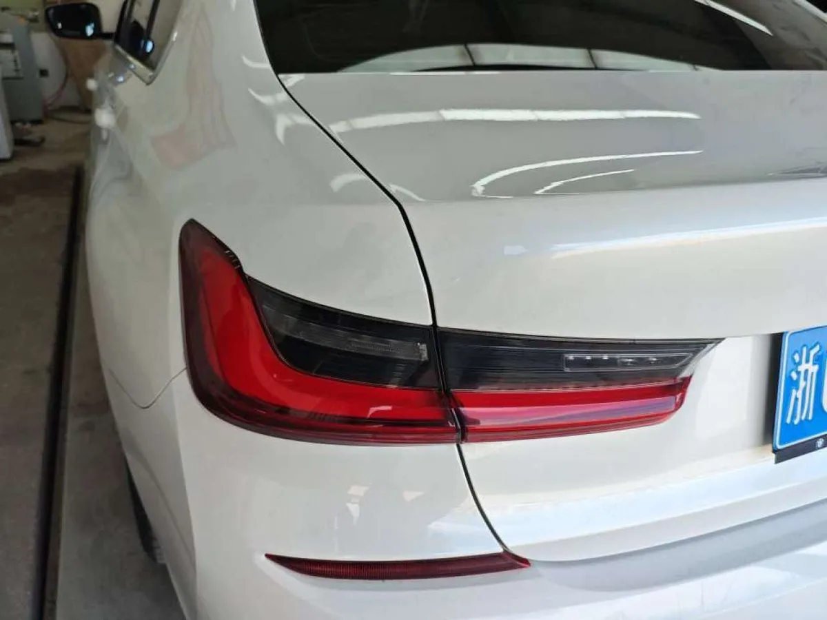 BMW 3 серии 2022 года, снимок 7