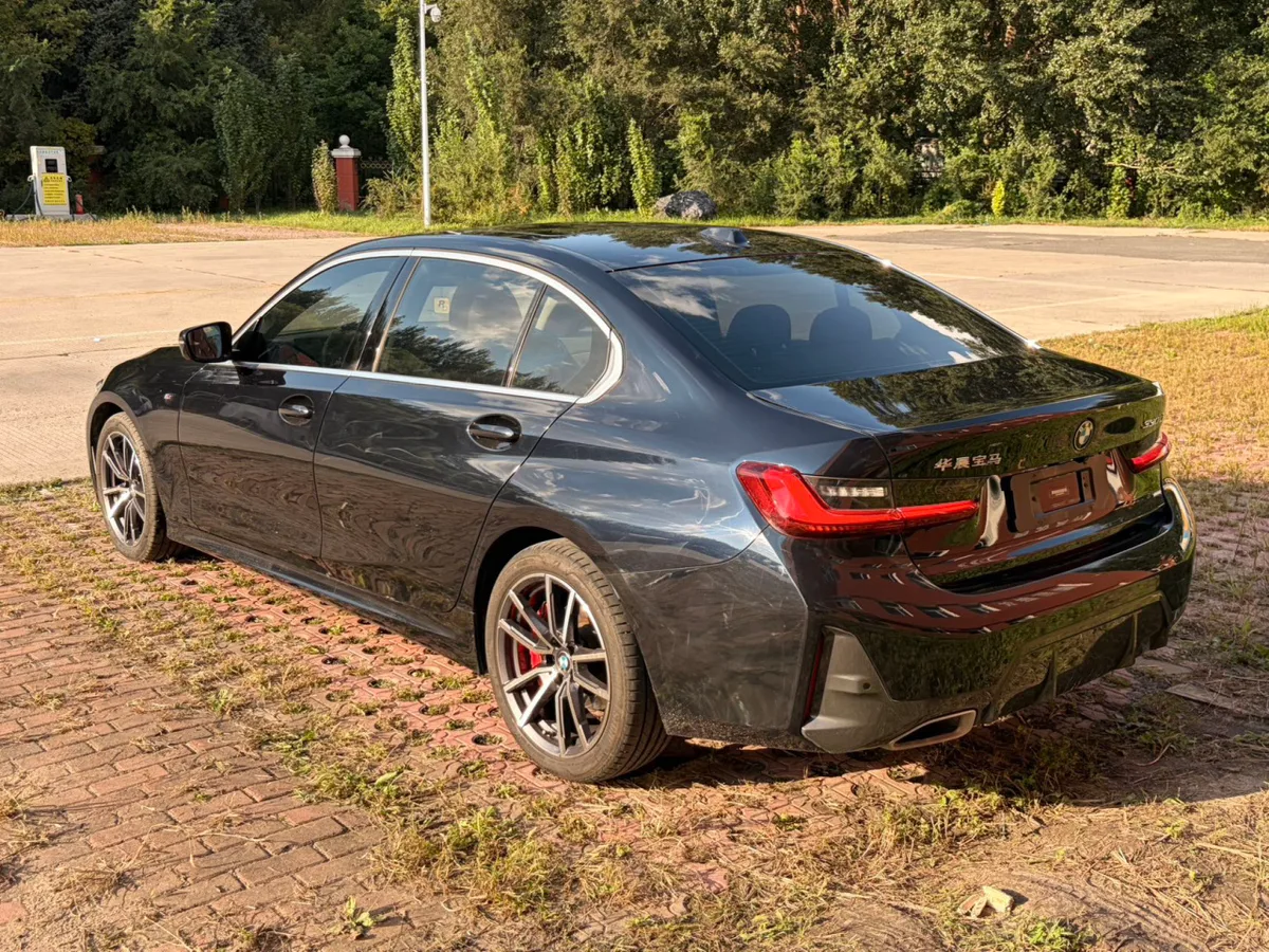 BMW 3 серии 2022 года, снимок 4