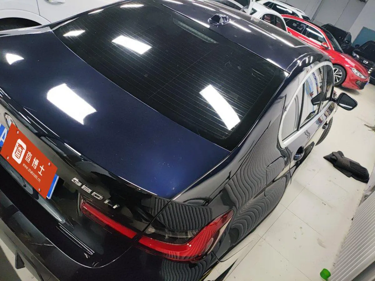 BMW 3 серии 2023 года, снимок 3