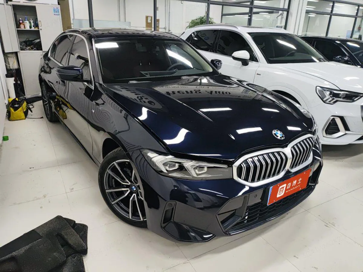 BMW 3 серии 2023 года, снимок 4