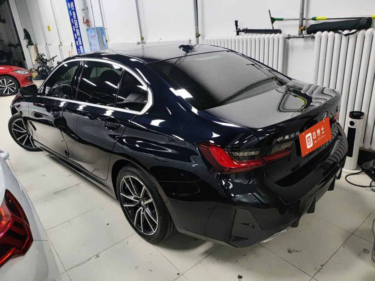 BMW 3 серии 2023 года, снимок 5