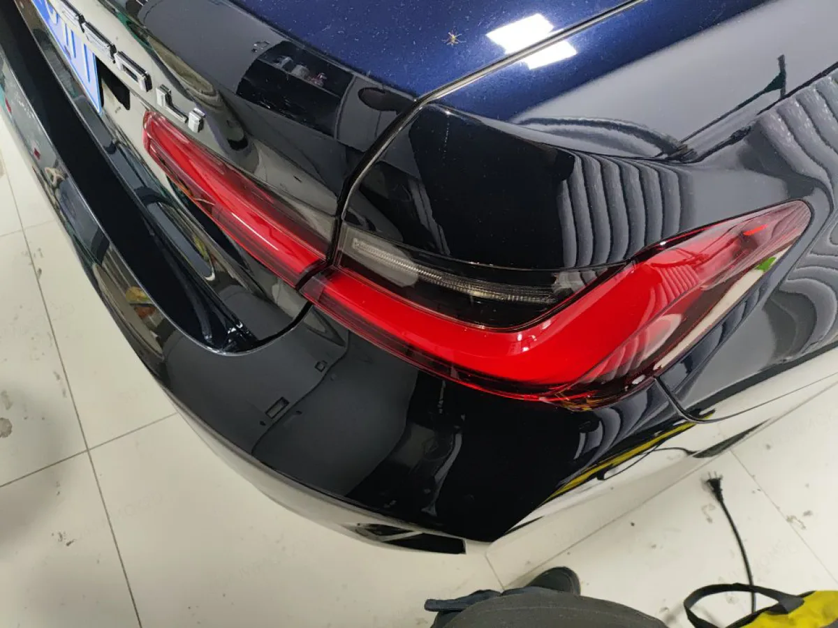 BMW 3 серии 2023 года, снимок 7