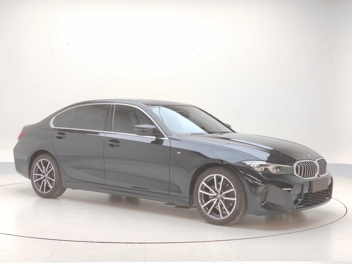 BMW 3 серии 2023 года, снимок 3