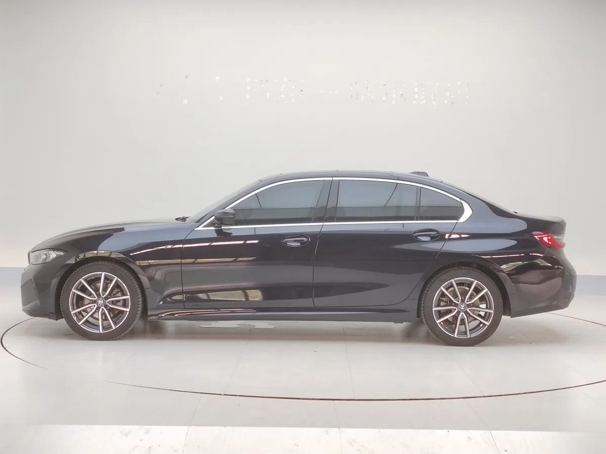 BMW 3 серии 2023 года, снимок 4
