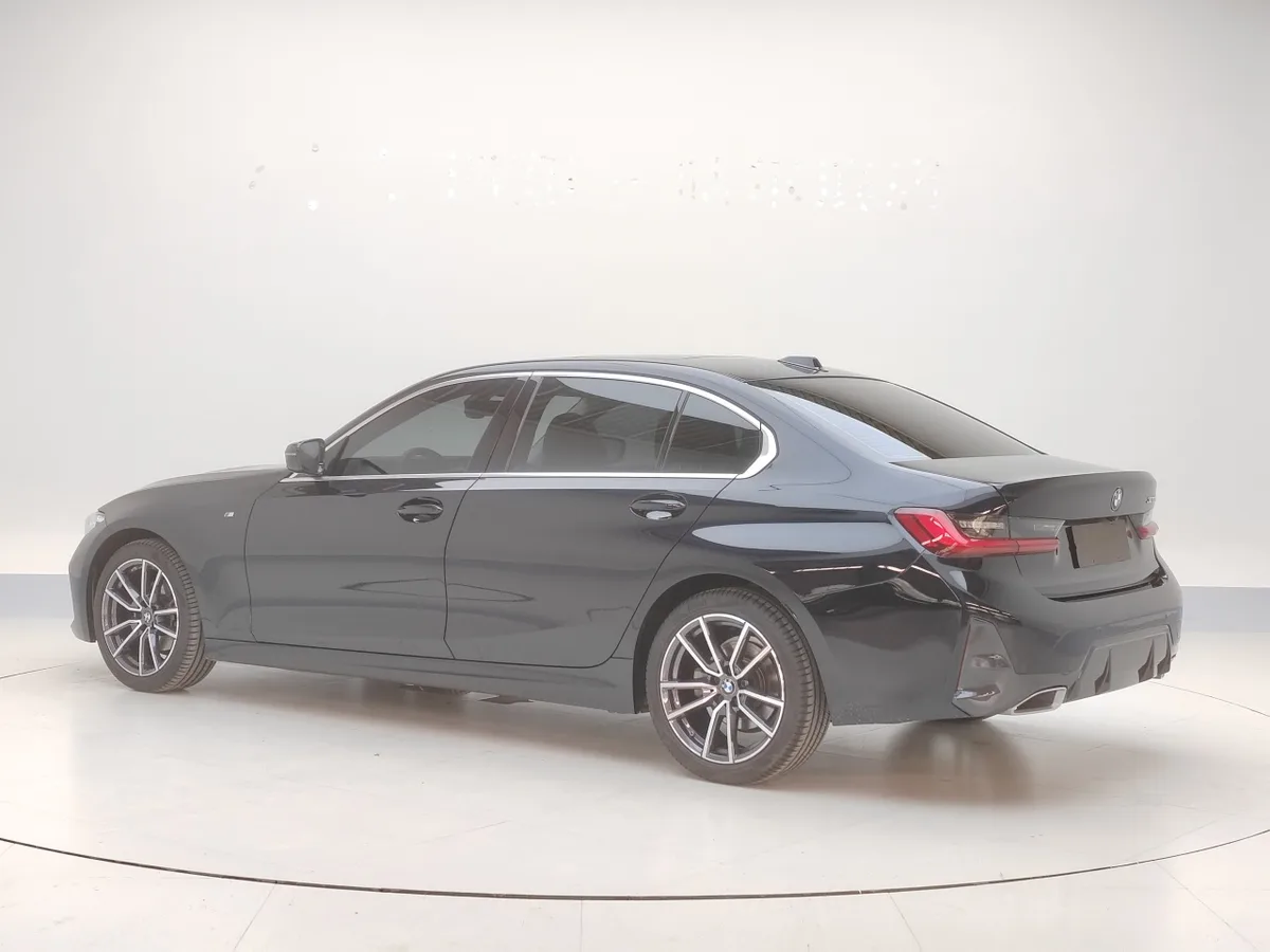 BMW 3 серии 2023 года, снимок 7