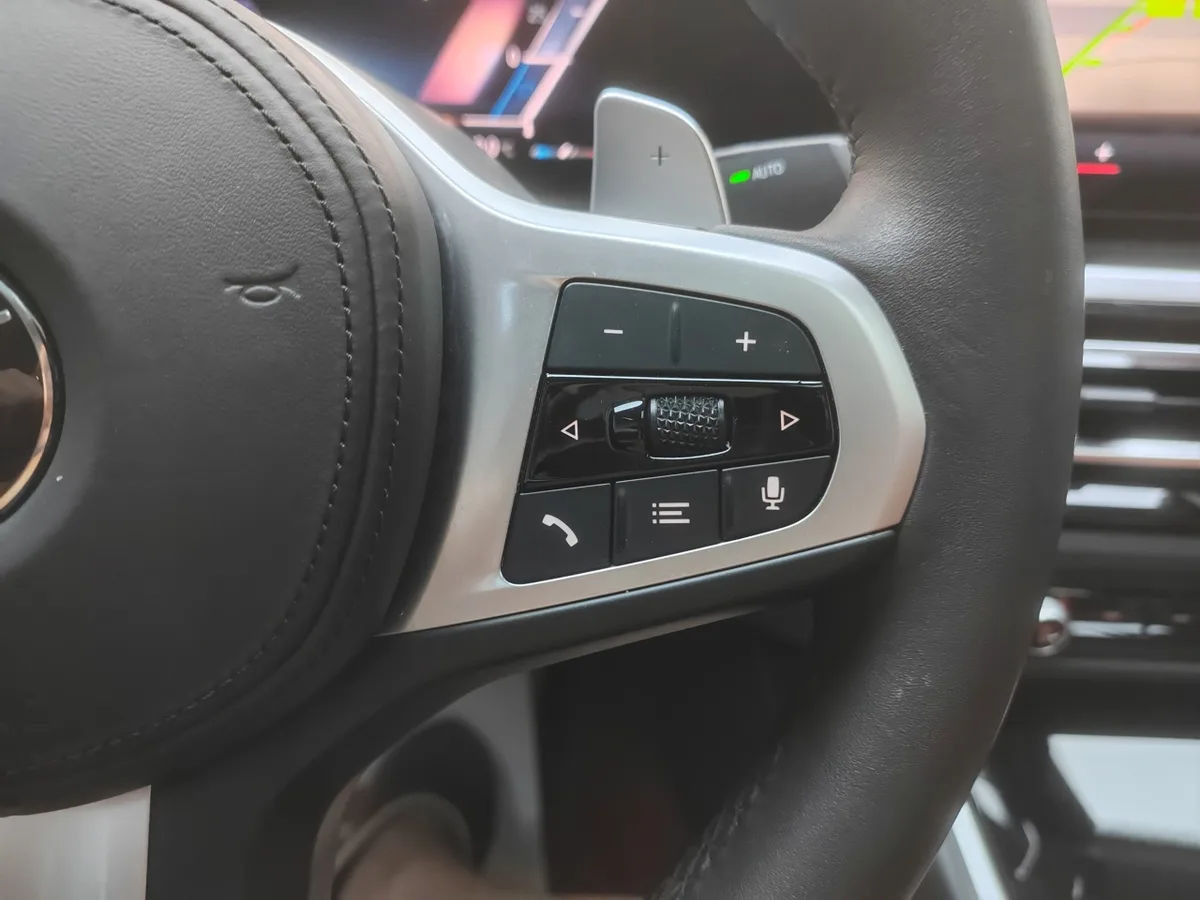 BMW 3 серии 2023 года, снимок 12