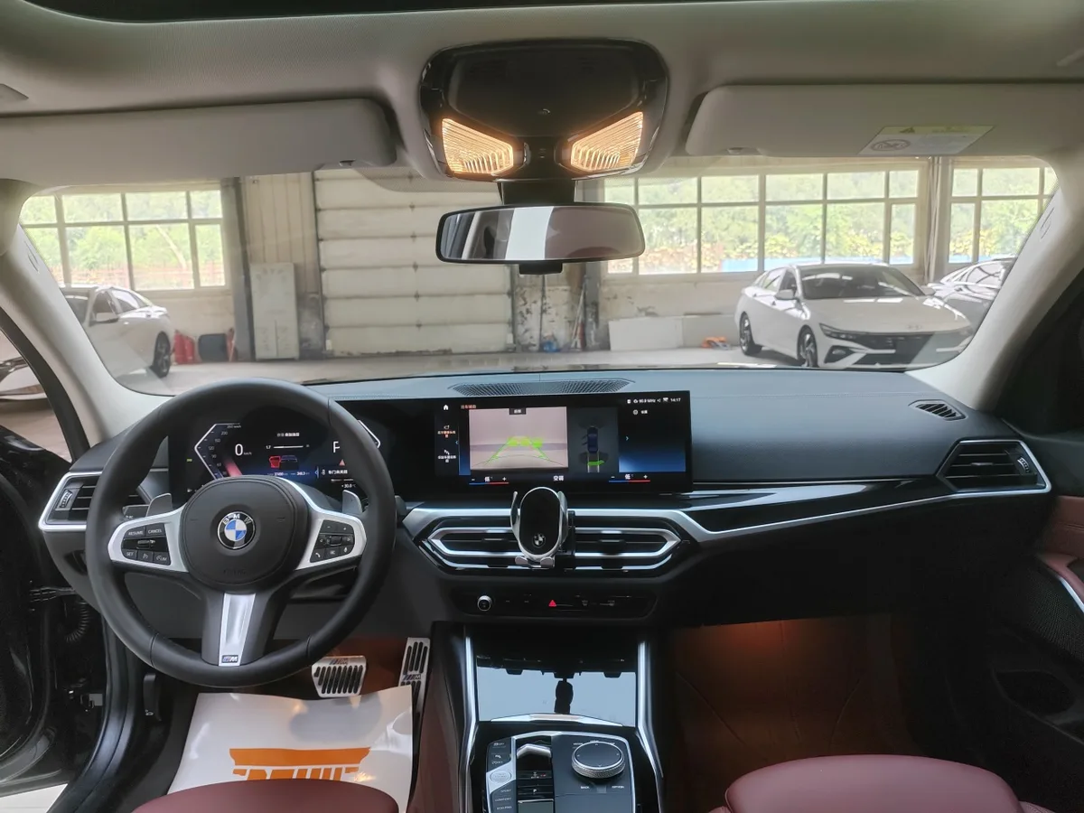 BMW 3 серии 2023 года, снимок 16
