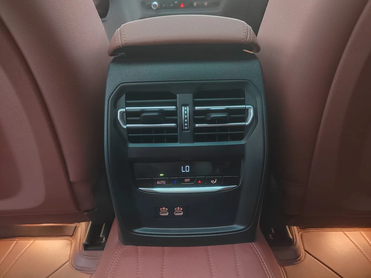 BMW 3 серии 2023 года, снимок 18