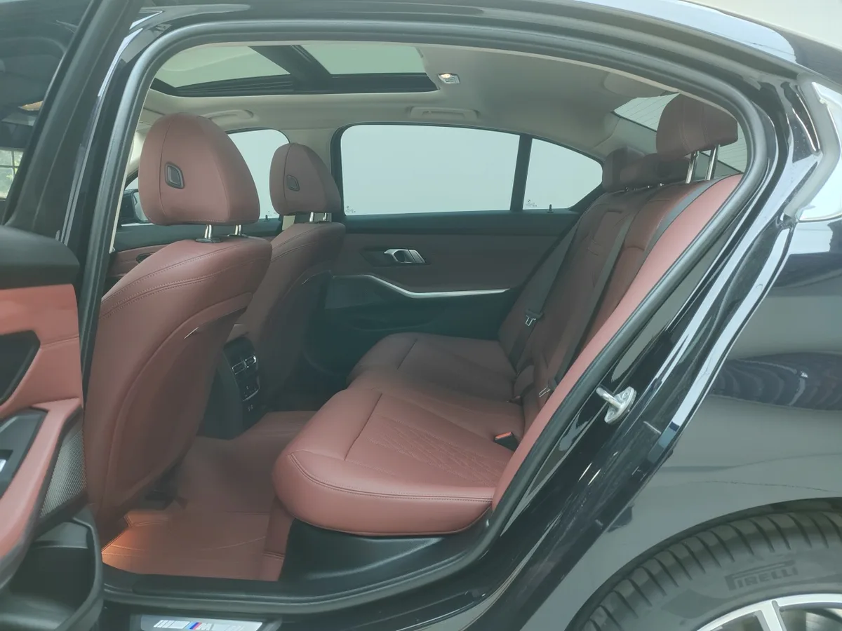 BMW 3 серии 2023 года, снимок 20