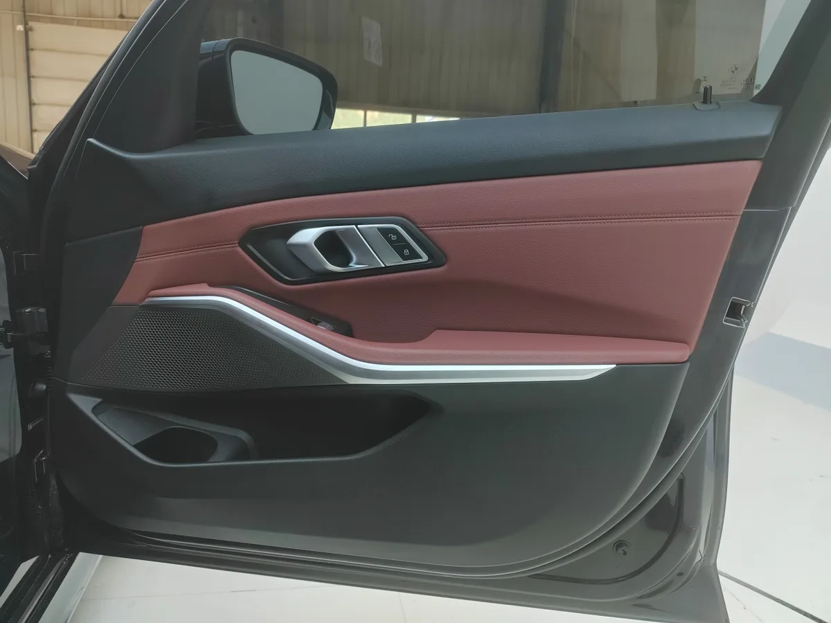 BMW 3 серии 2023 года, снимок 22