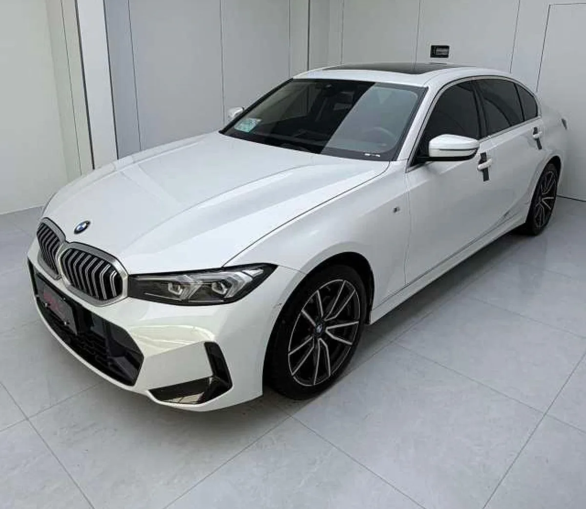 BMW 3 серии 2023 года