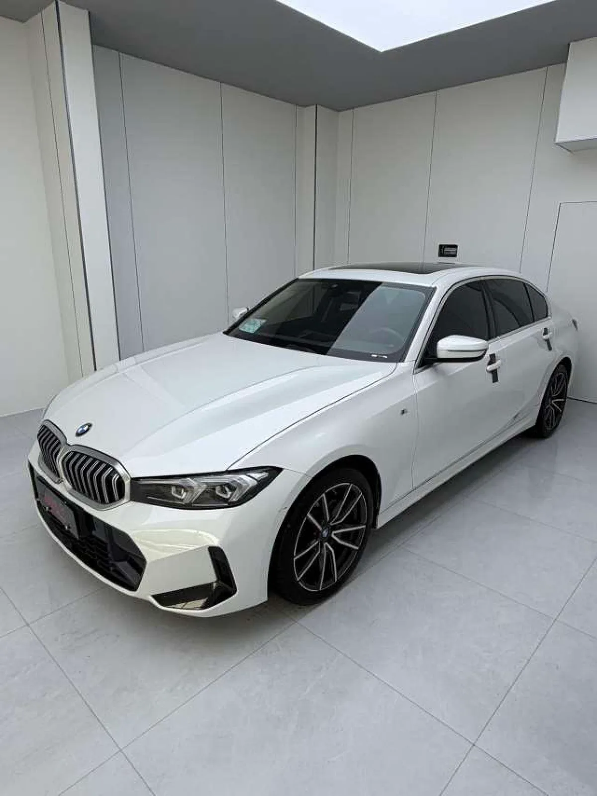 BMW 3 серии 2023 года