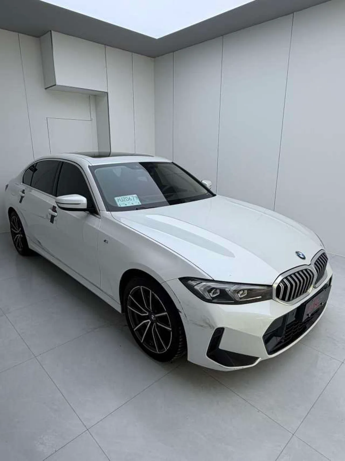 BMW 3 серии 2023 года, снимок 3