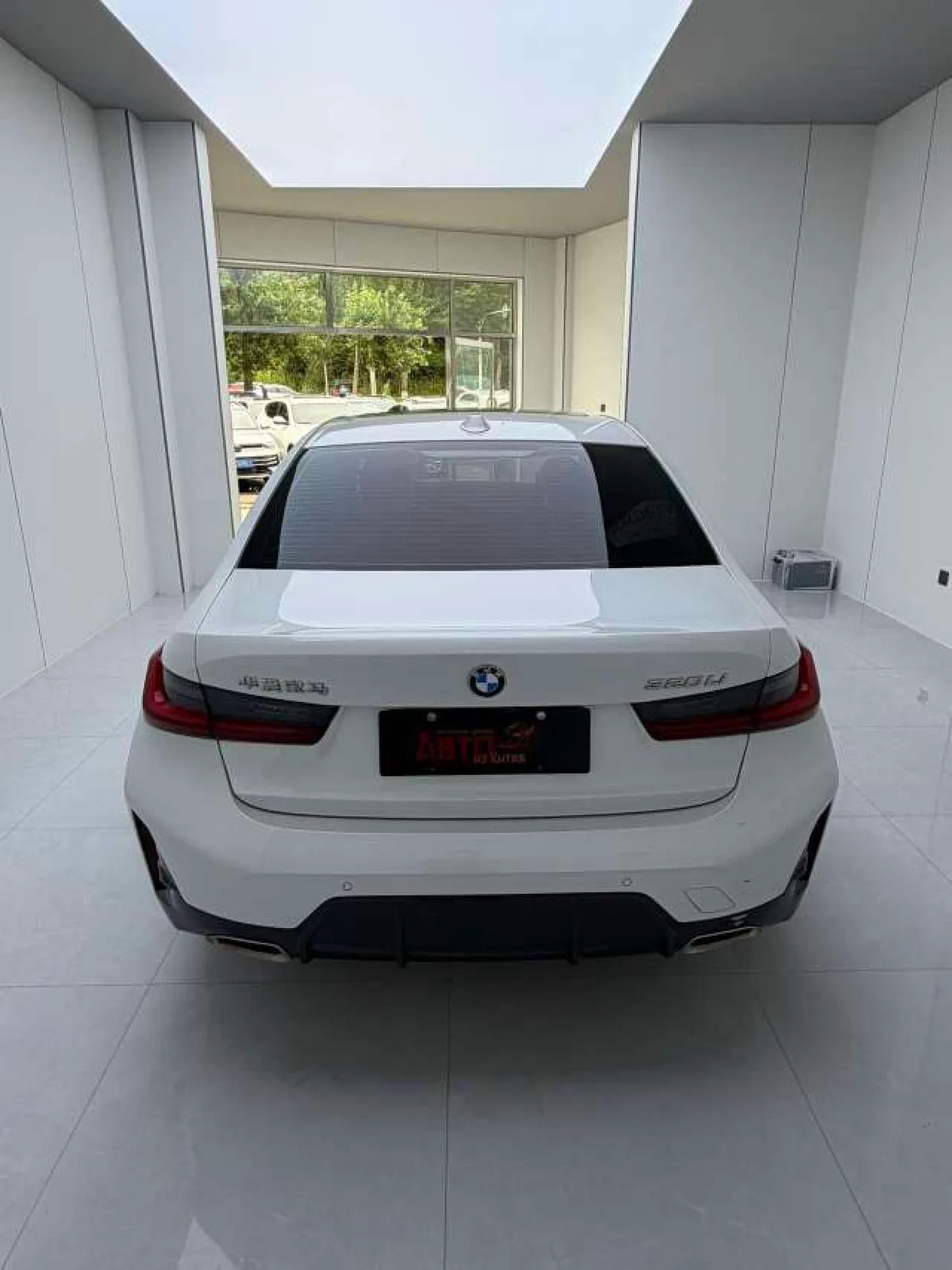 BMW 3 серии 2023 года, снимок 5