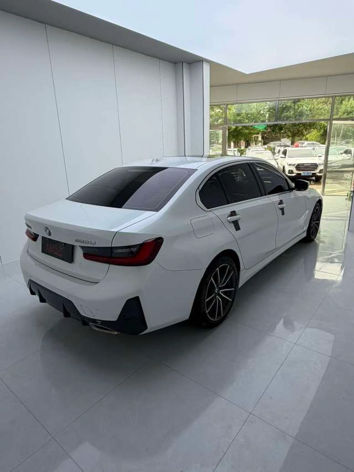 BMW 3 серии 2023 года, снимок 6