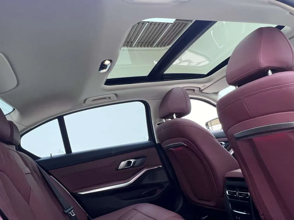 BMW 3 серии 2023 года, снимок 11
