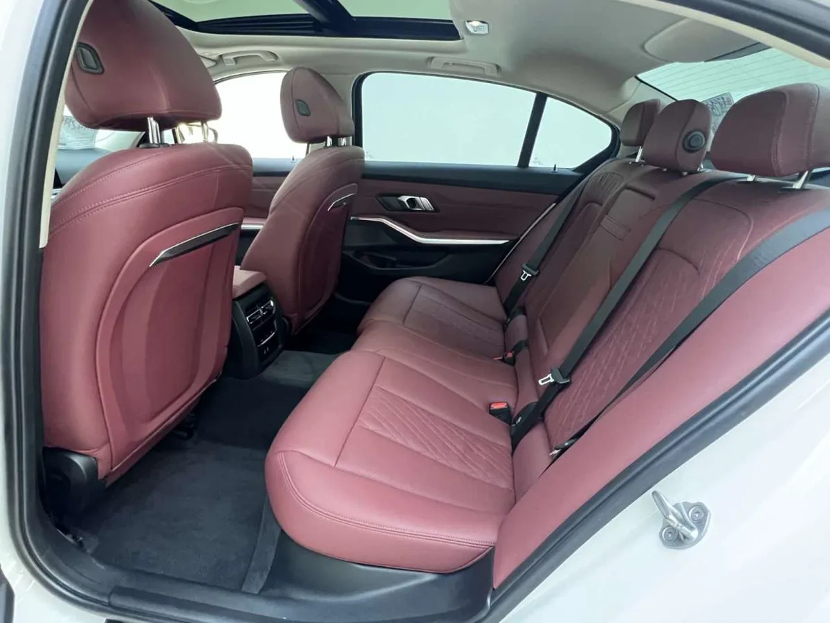 BMW 3 серии 2023 года, снимок 26