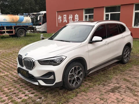 BMW X1 2022 года