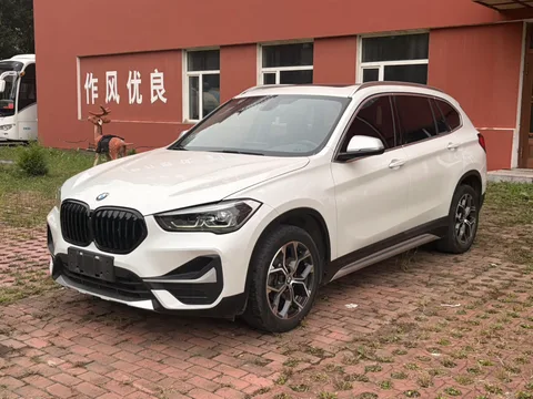 BMW X1 2022 года