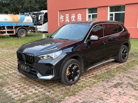 BMW X1 2023 года