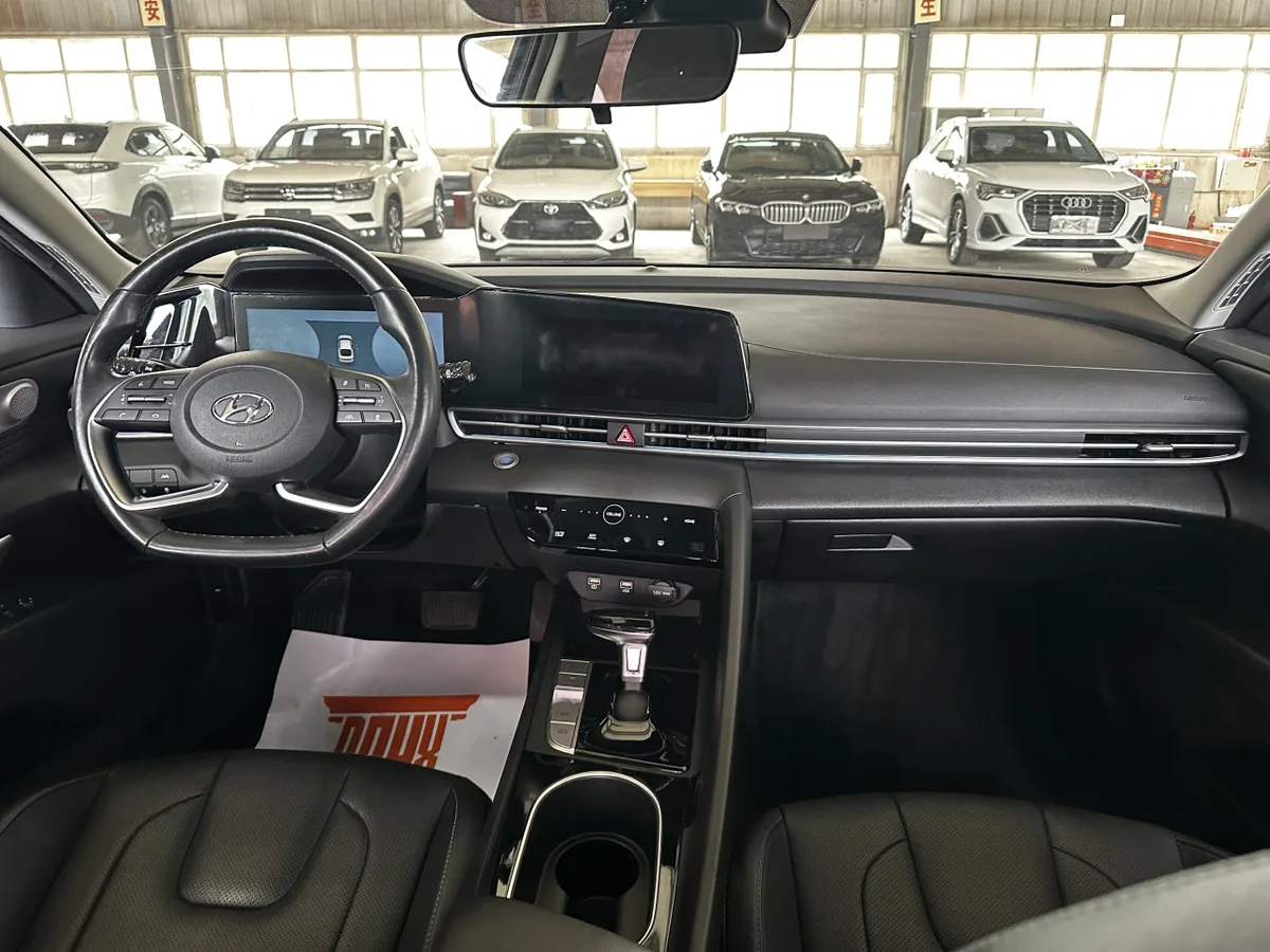Hyundai Elantra 2020 года, снимок 14