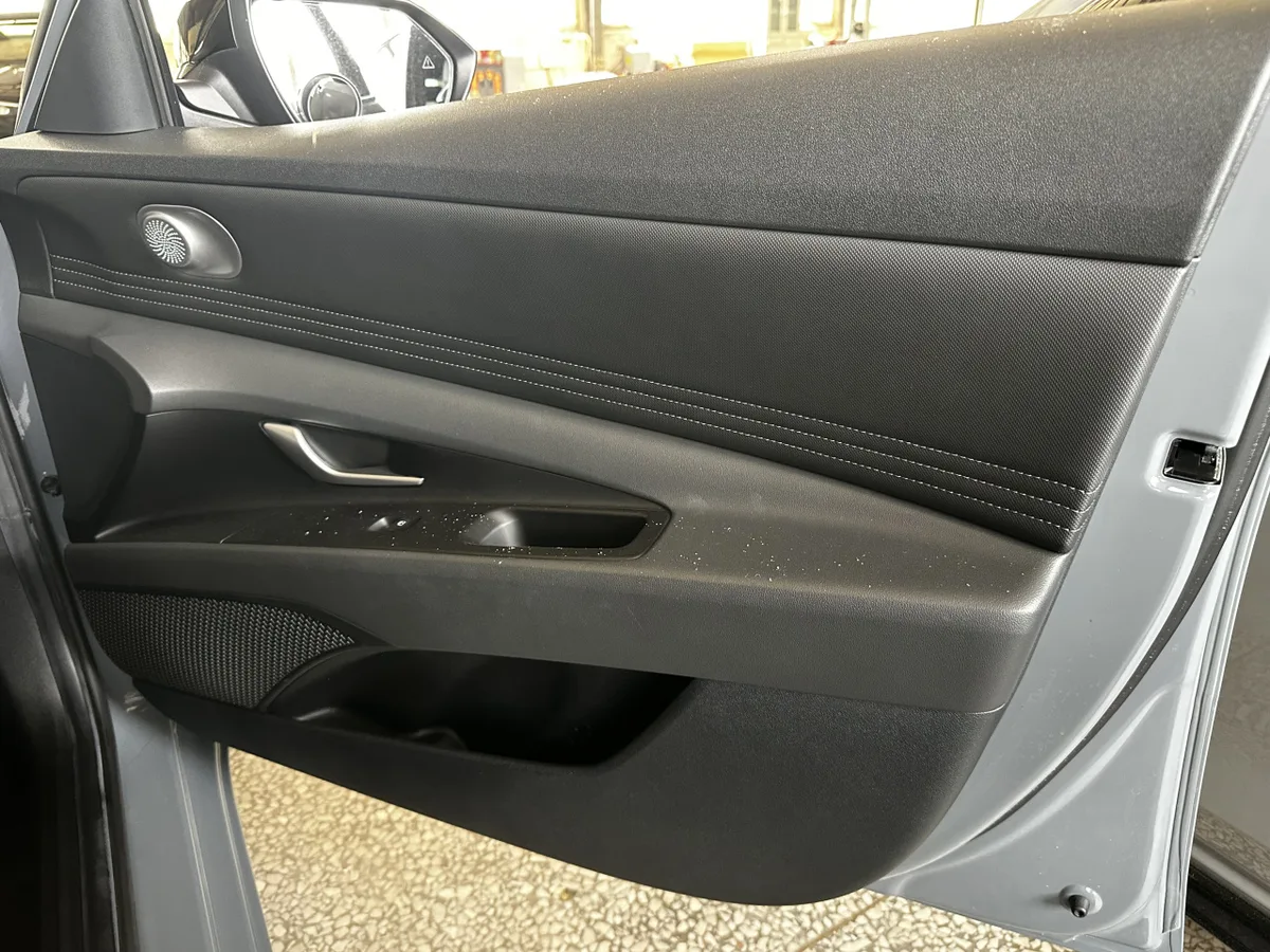 Hyundai Elantra 2020 года, снимок 25