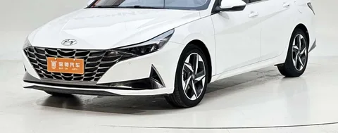 Hyundai Elantra 2022 года