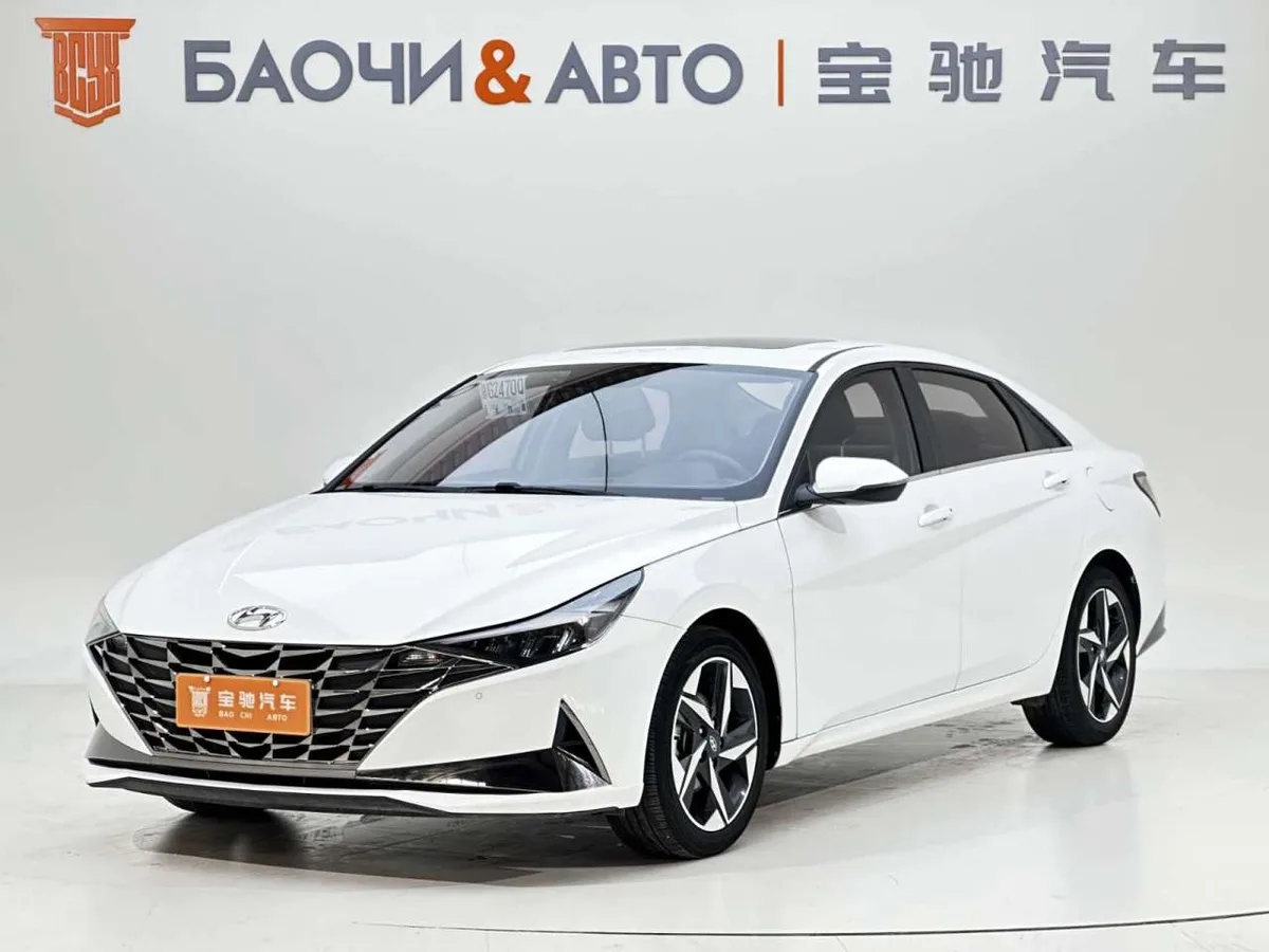 Hyundai Elantra 2022 года