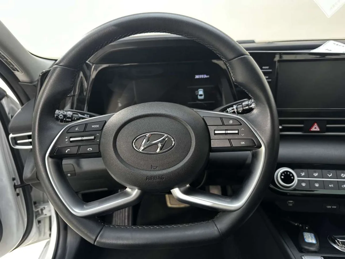 Hyundai Elantra 2022 года, снимок 12